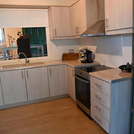 Eva's Agioi Theodoroi (Corinthia)