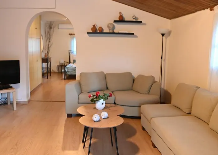 Eva's * Agioi Theodoroi (Corinthia)