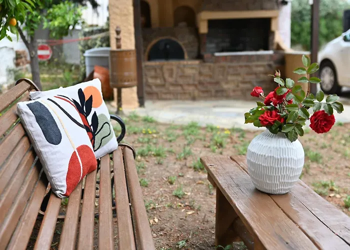 Eva's * أغيوي ثيودوروي